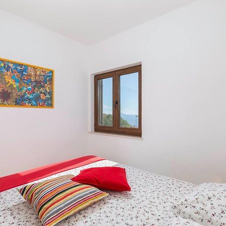 E&T Apartments With A Beautiful Pool Rabac Bagian luar foto