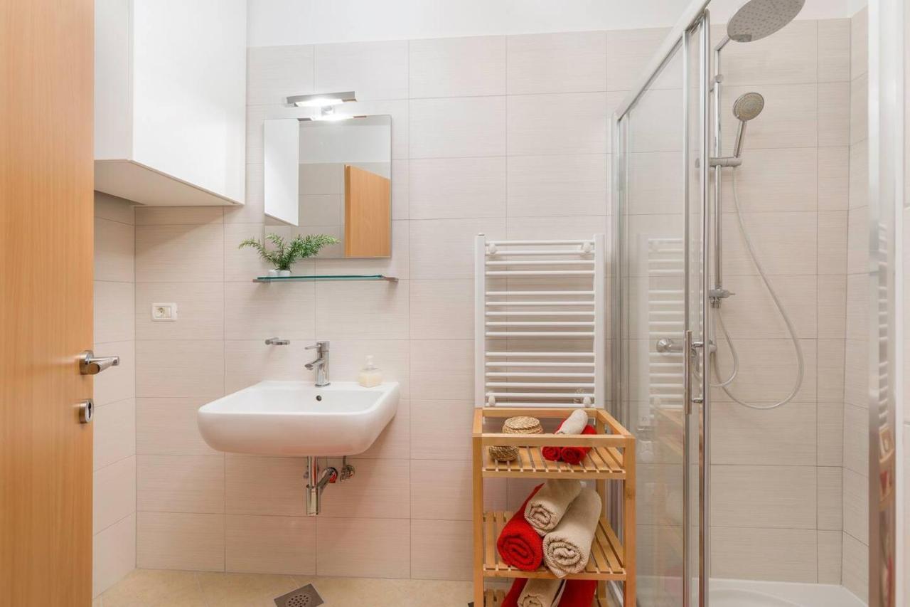 E&T Apartments With A Beautiful Pool Rabac Bagian luar foto