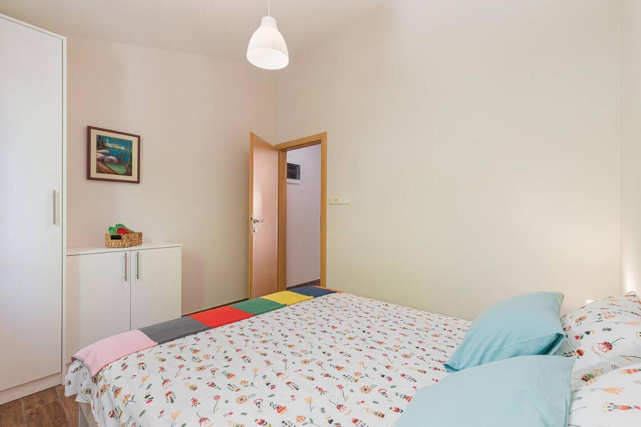 E&T Apartments With A Beautiful Pool Rabac Bagian luar foto