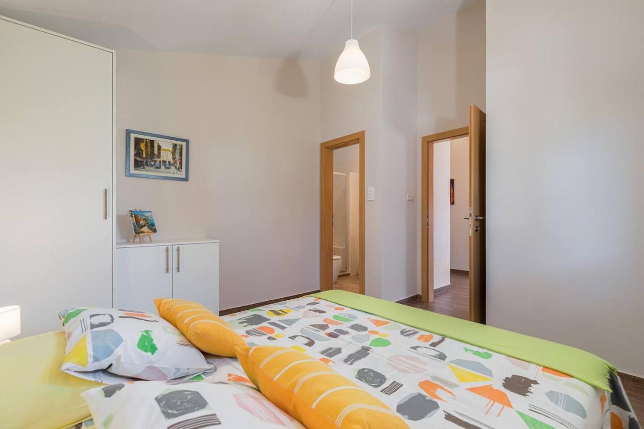 E&T Apartments With A Beautiful Pool Rabac Bagian luar foto