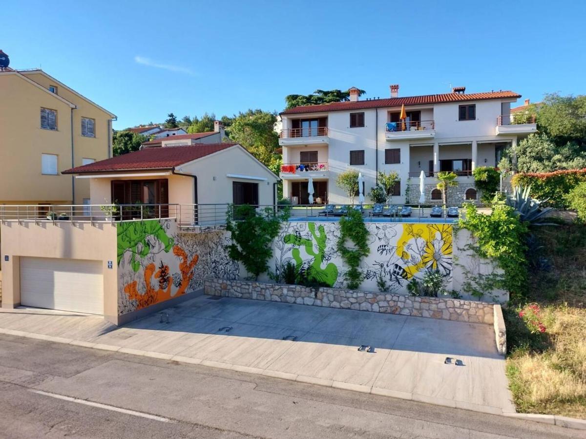 E&T Apartments With A Beautiful Pool Rabac Bagian luar foto