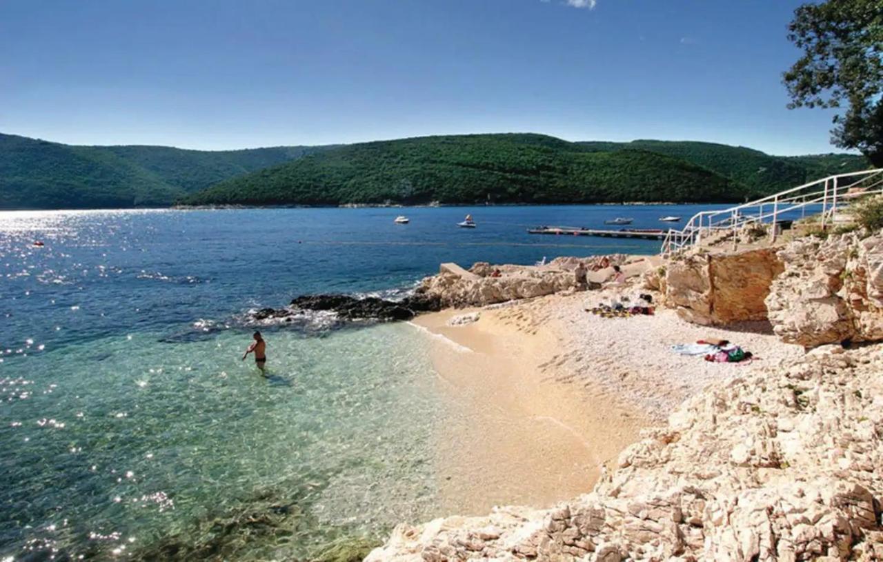 E&T Apartments With A Beautiful Pool Rabac Bagian luar foto