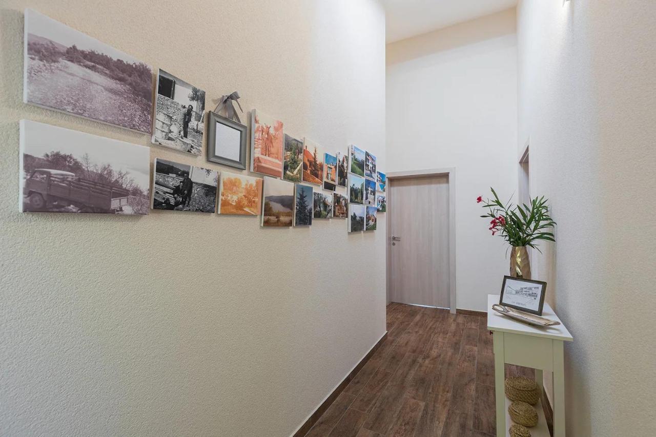 E&T Apartments With A Beautiful Pool Rabac Bagian luar foto