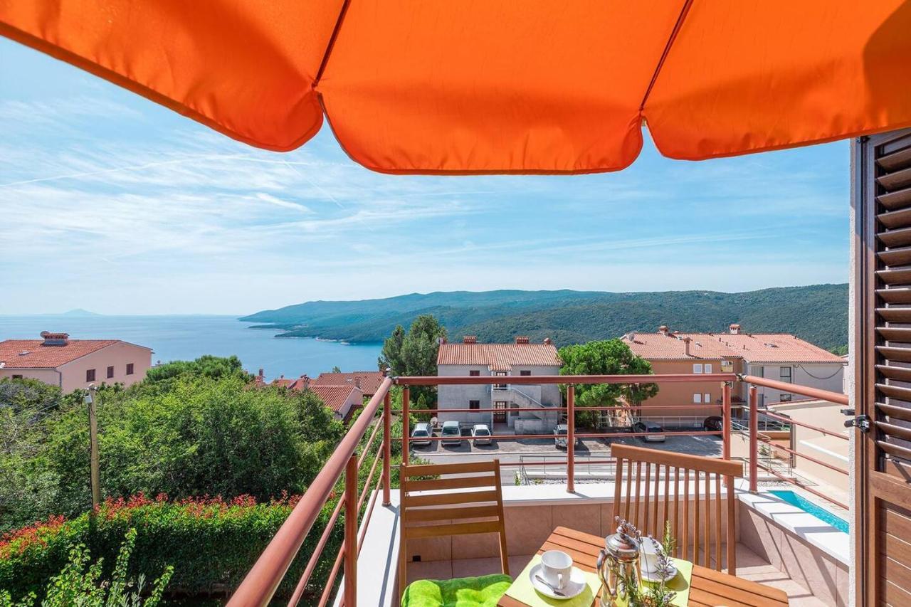 E&T Apartments With A Beautiful Pool Rabac Bagian luar foto