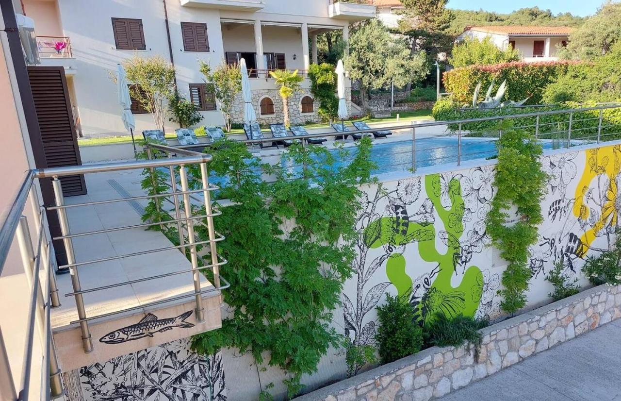 E&T Apartments With A Beautiful Pool Rabac Bagian luar foto