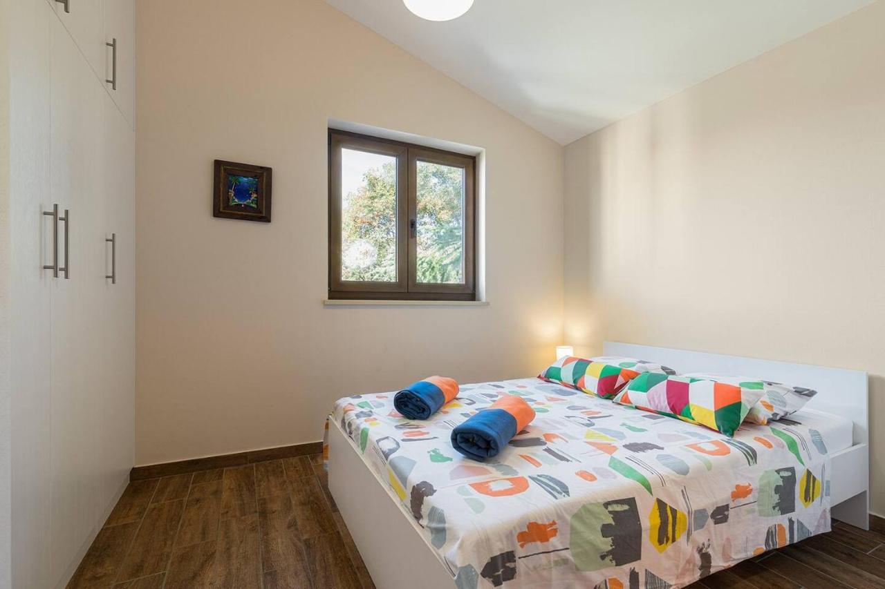 E&T Apartments With A Beautiful Pool Rabac Bagian luar foto